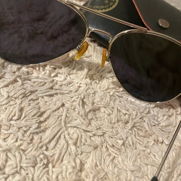 Ray-Ban Silver Frame Aviator Sunglasses - Picture 4 of 6